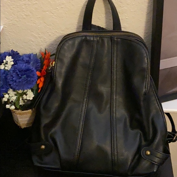 Black backpack. - Picture 1 of 7